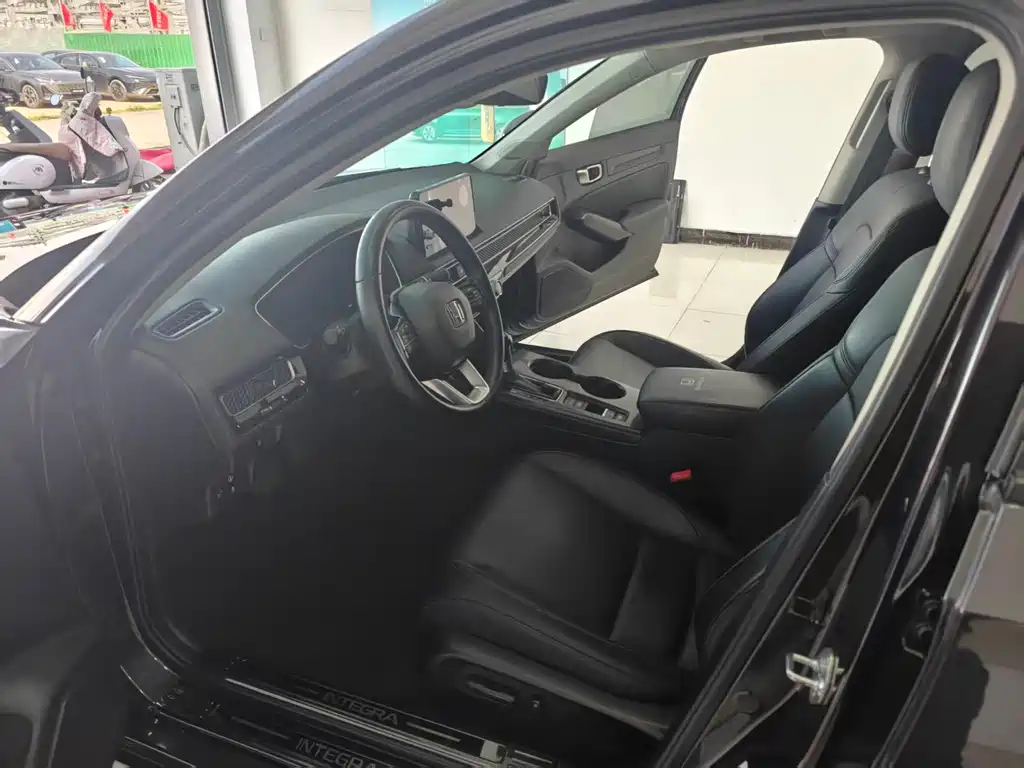 Integra 240 TURBO CVT Smart Enjoyment