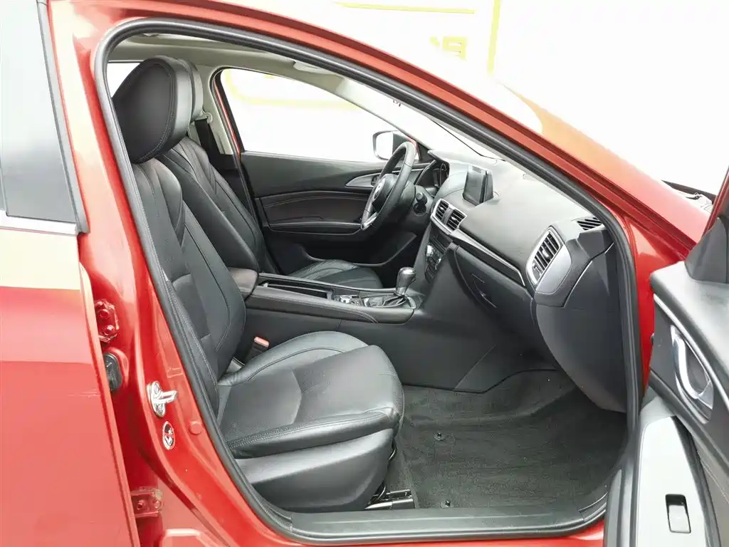 Mazda 3 Axela Sedan 2.0 L Auto Distinguished CN-V