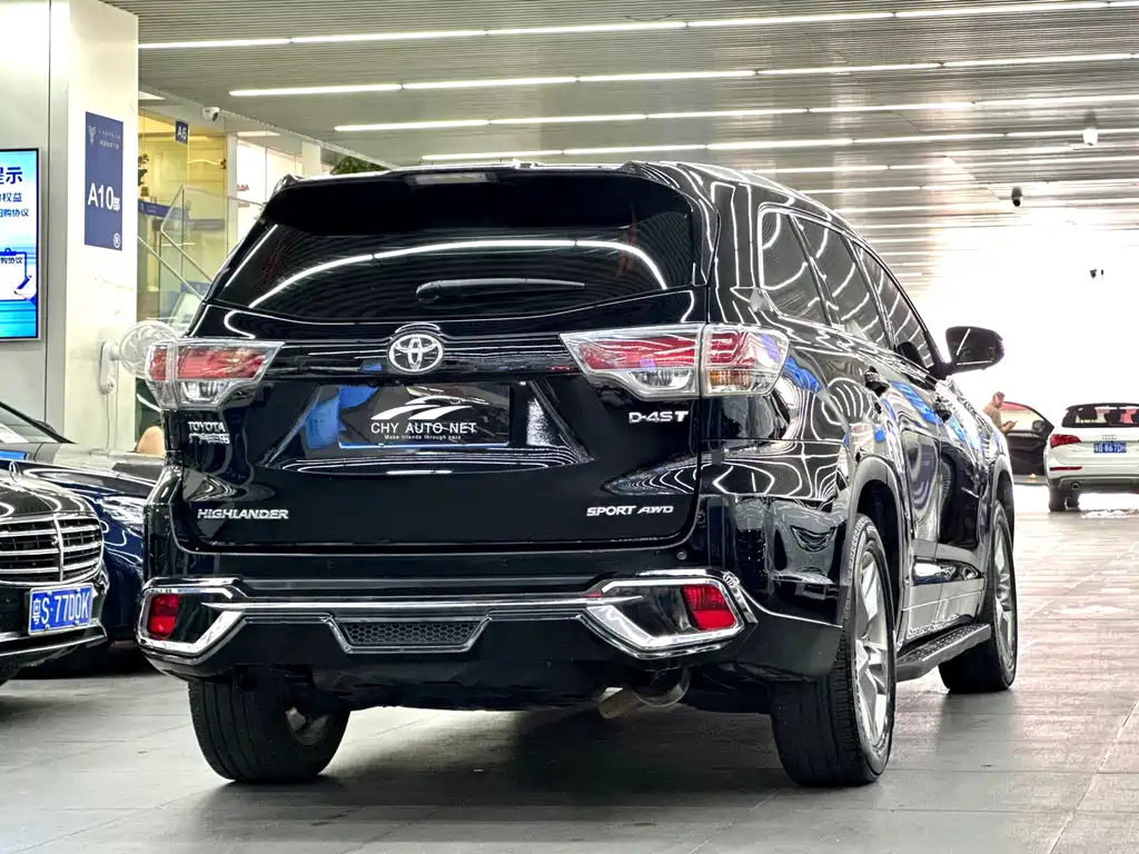 Highlander 2.0 T 4 WD Luxury 7-seat