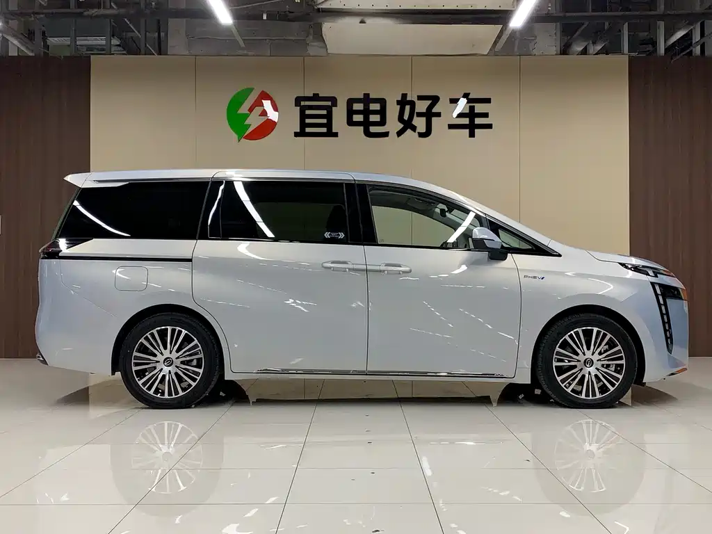 Trumpchi E8 NEV 150 km MAX+