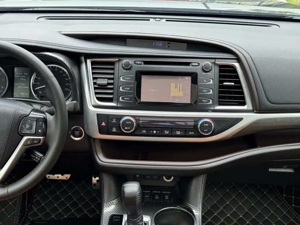 Highlander 2.0 T 4 WD Knight 7-seat CN-VI