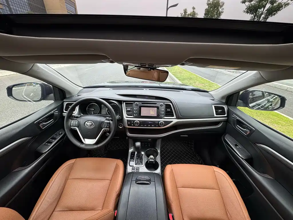 Highlander 2.0 T 4 WD Knight 7-seat CN-VI