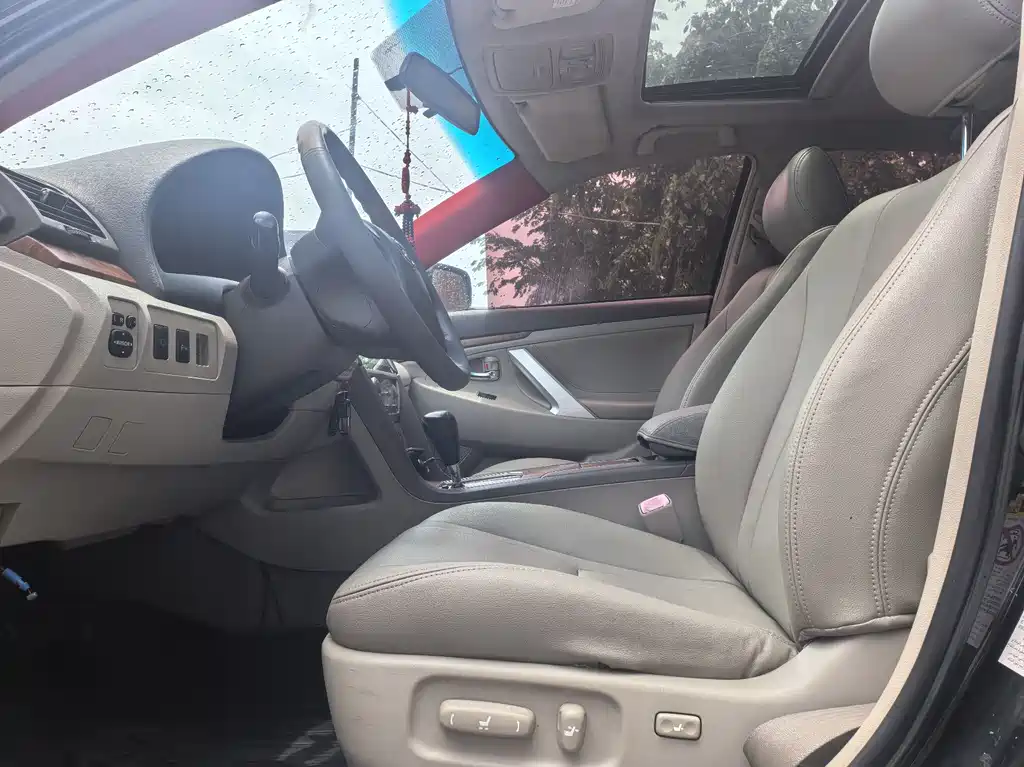 Camry 240 G Luxury