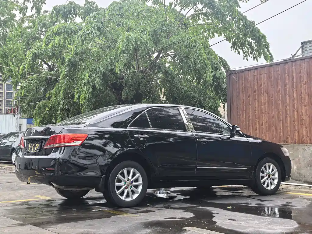 Camry 240 G Luxury