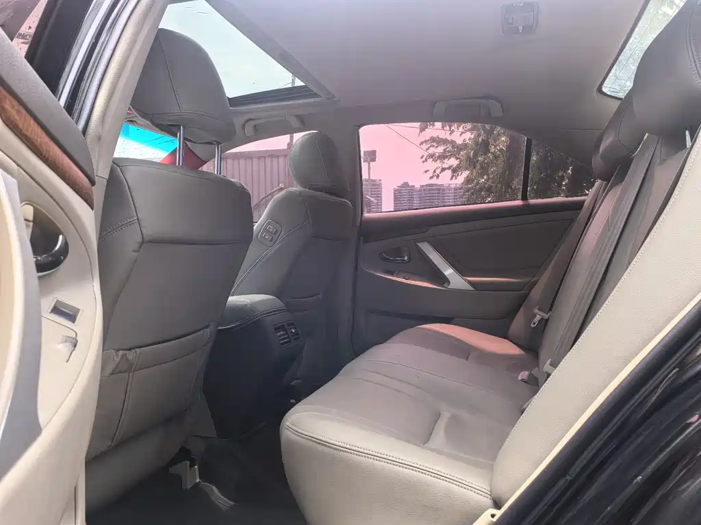 Camry 240 G Luxury