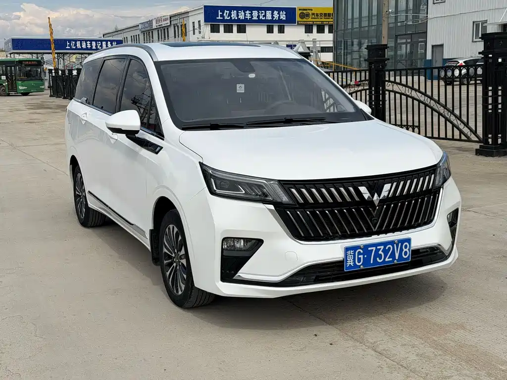 Wuling Jiachen 1.5 T CVT Premium Flagship