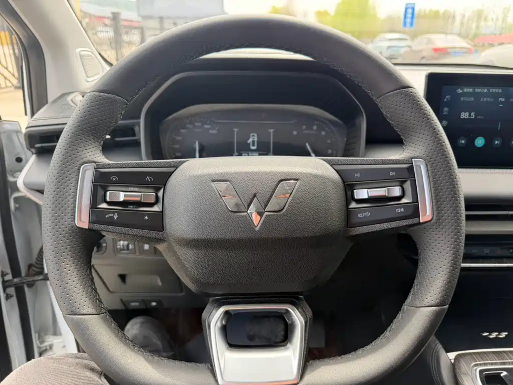 Wuling Jiachen 1.5 T CVT Premium Flagship