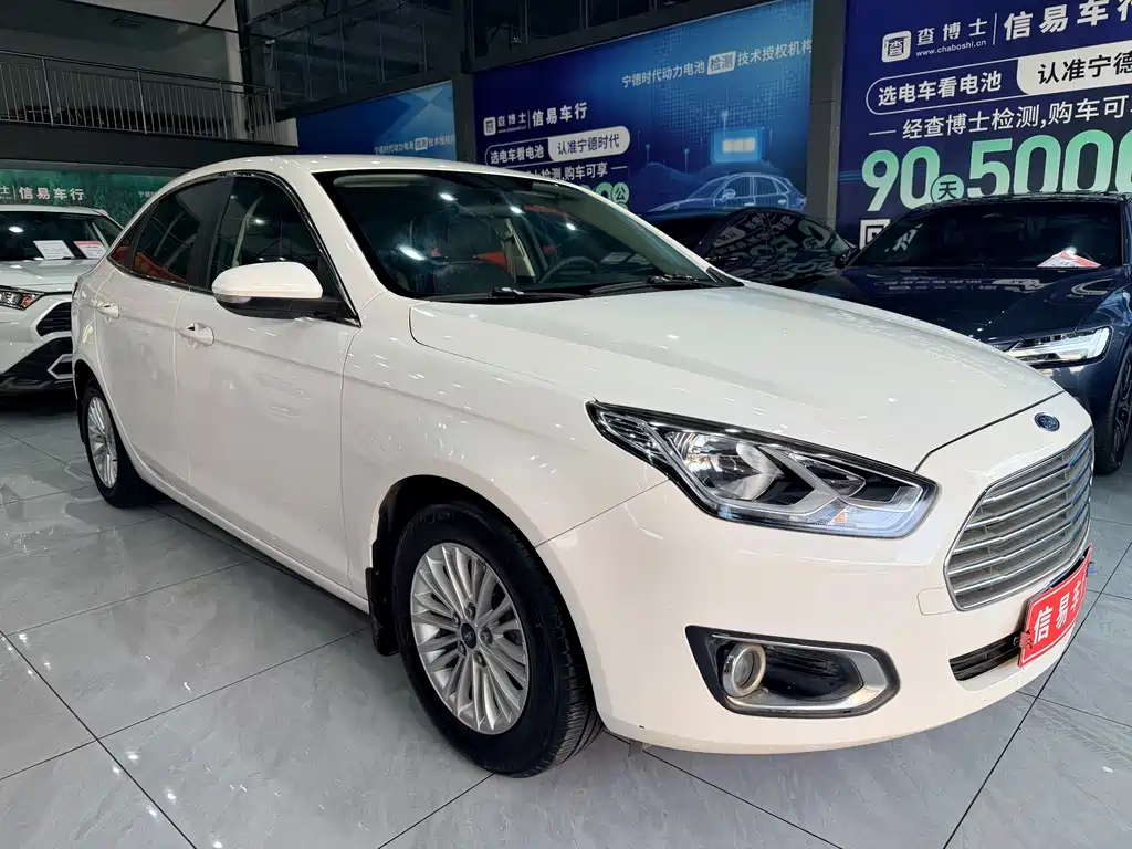 Escort 1.5 L Auto Comfort