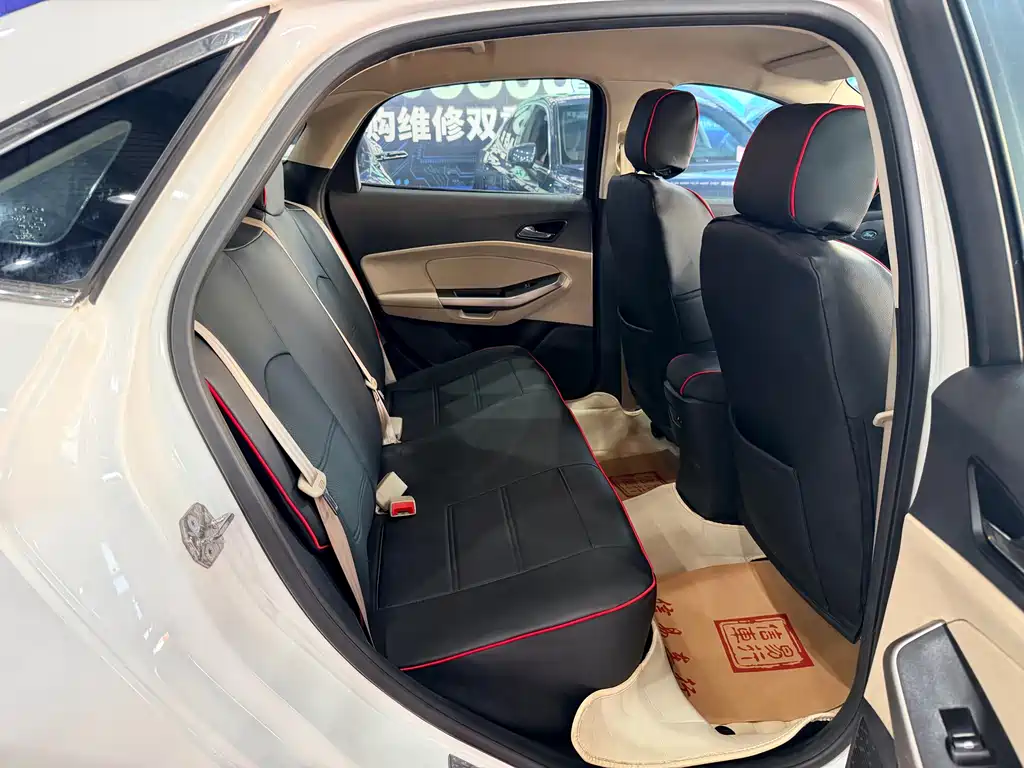 Escort 1.5 L Auto Comfort