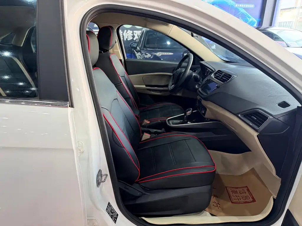 Escort 1.5 L Auto Comfort