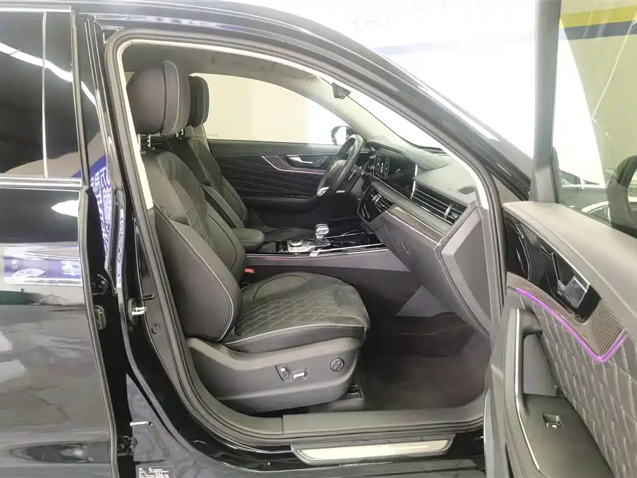 Hongqi HS5 2.0 T Connected Flagship Leading 4 WD