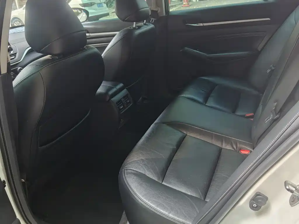 Teana 2.0 L XL Comfort