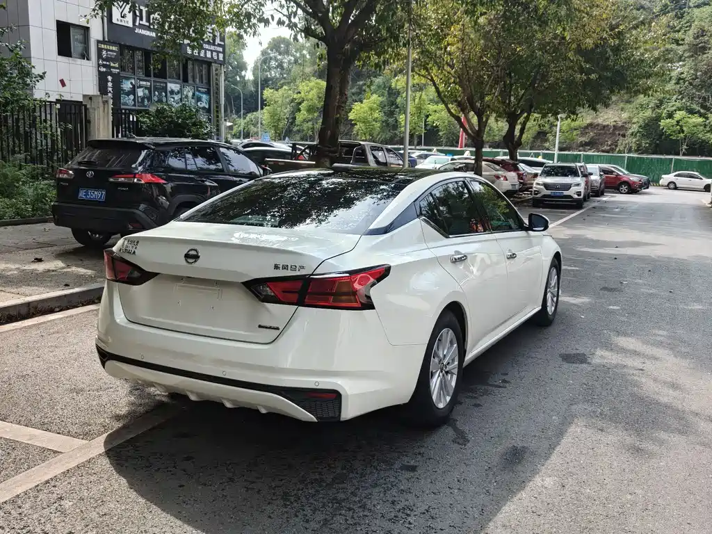 Teana 2.0 L XL Comfort