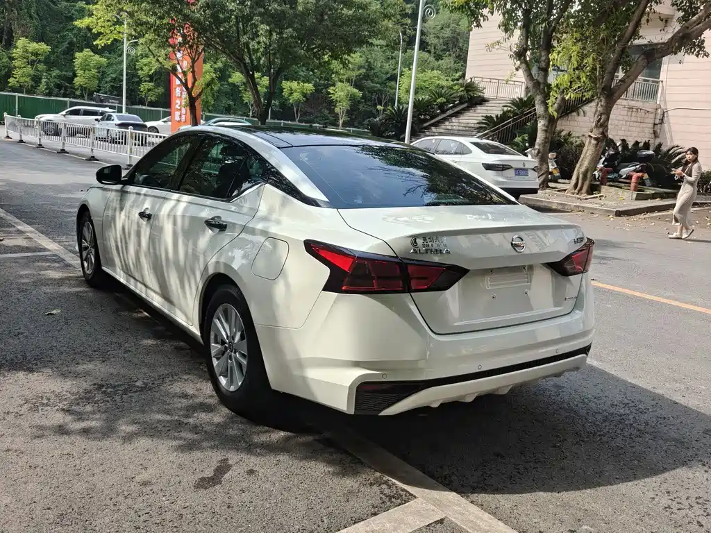 Teana 2.0 L XL Comfort