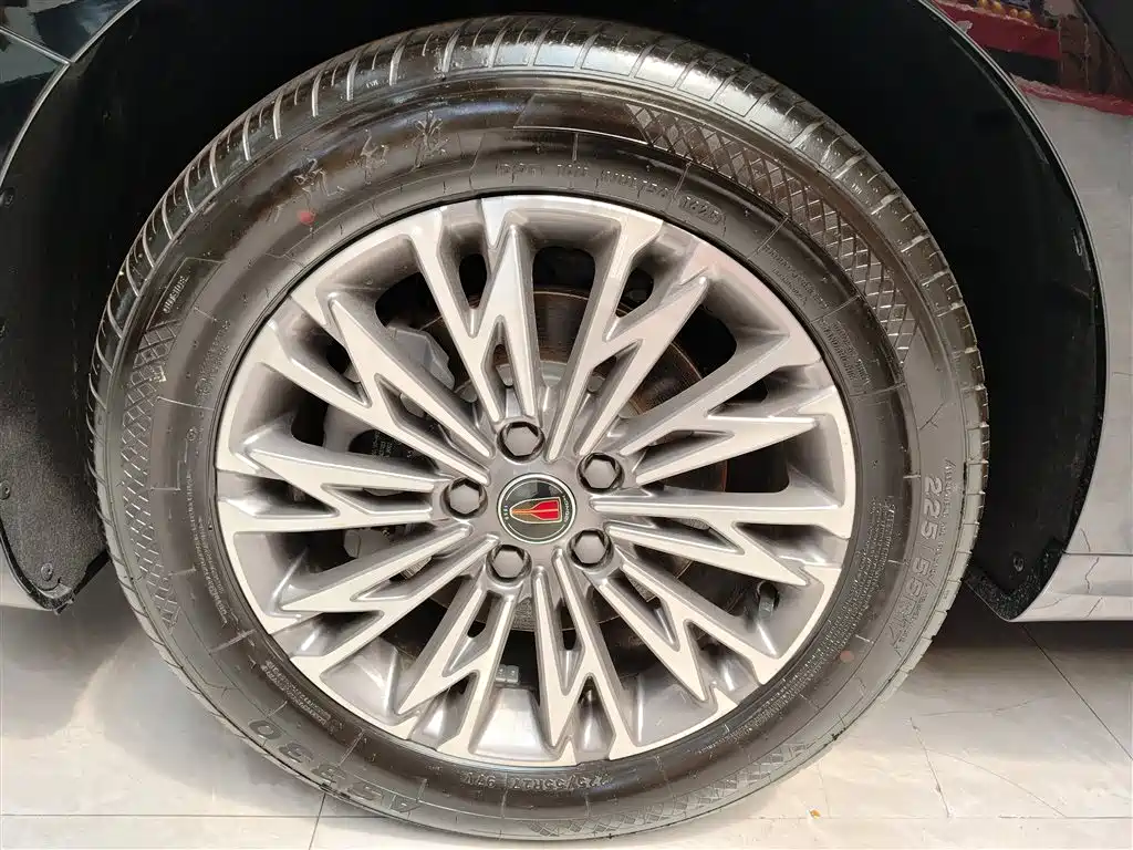 Hongqi H5 1.5 T DCT Flagship Charm