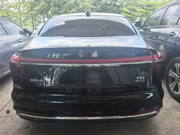 Hongqi H5 2.0 T Auto Connected Flagship