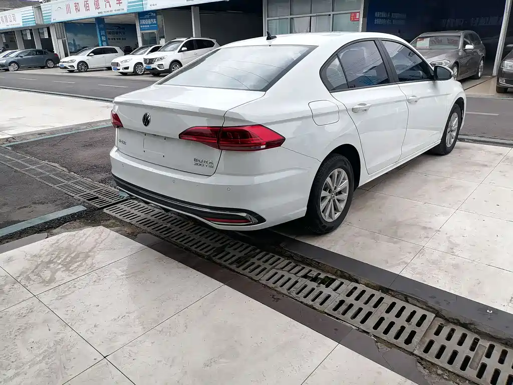 Bora 200 TSI DSG Joy Travel