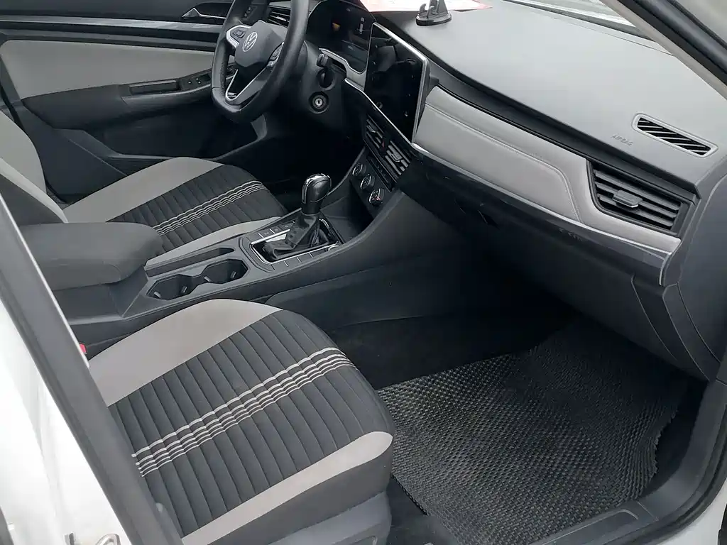 Bora 200 TSI DSG Joy Travel