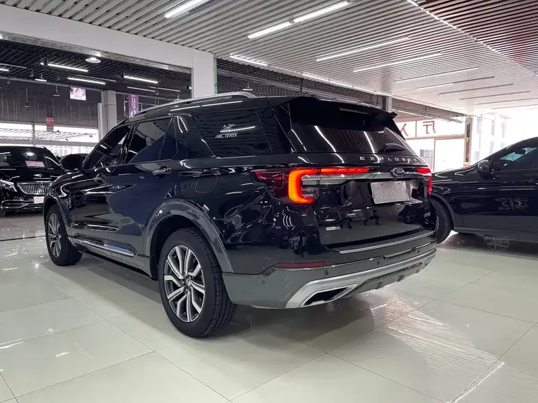 Ford Explorer 2.3 T EcoBoost 4 WD Titanium 6-seat