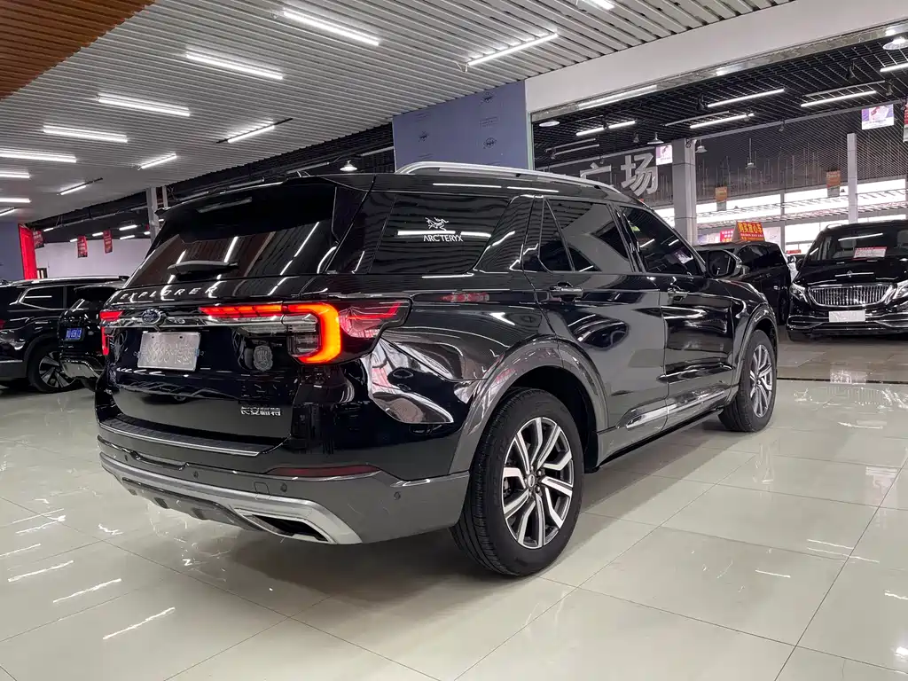 Explorer 2.3 T EcoBoost 4 WD Titanium 6-seat