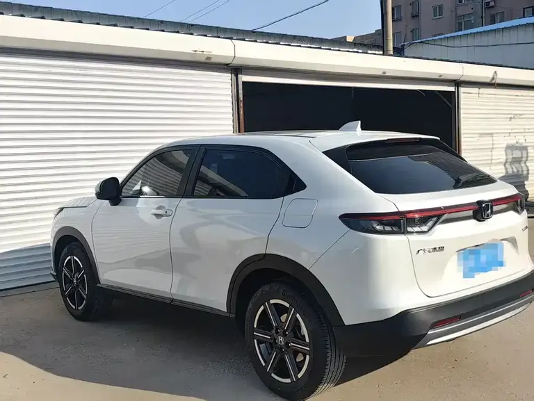 Honda Vezel 1.5 L CVT Tech
