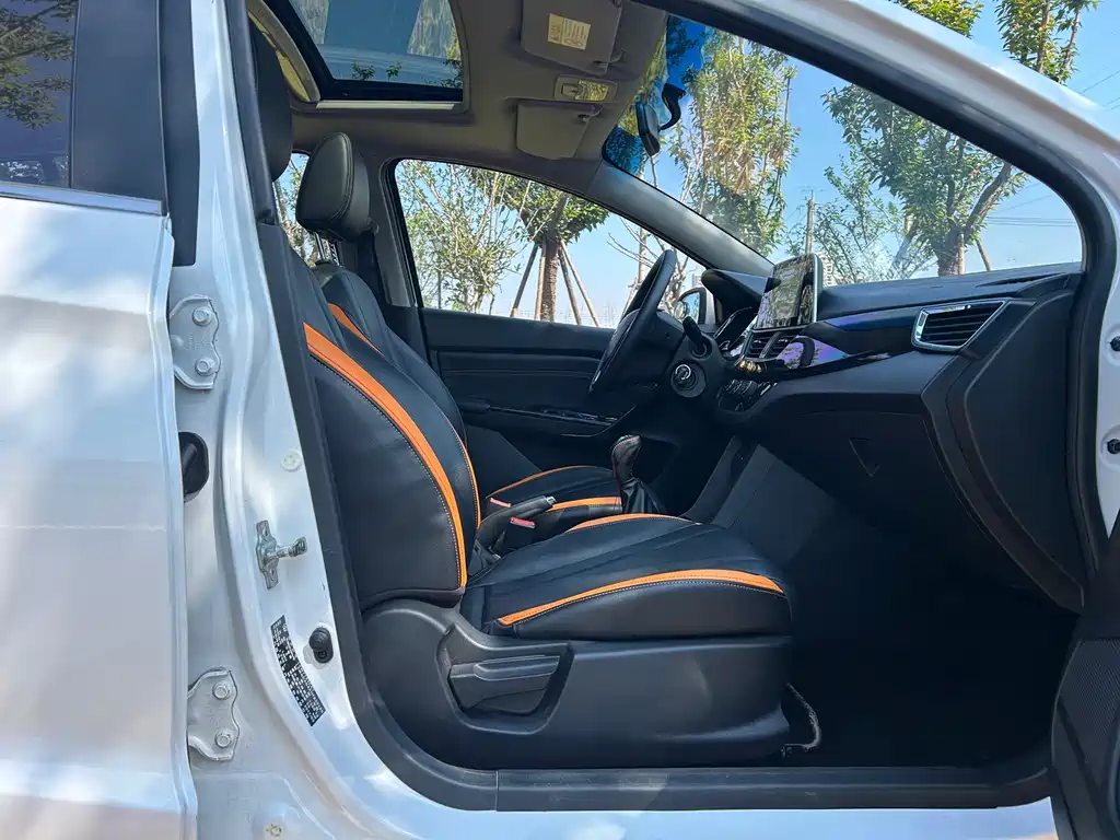 Baojun 310 1.2 L Manual Luxury