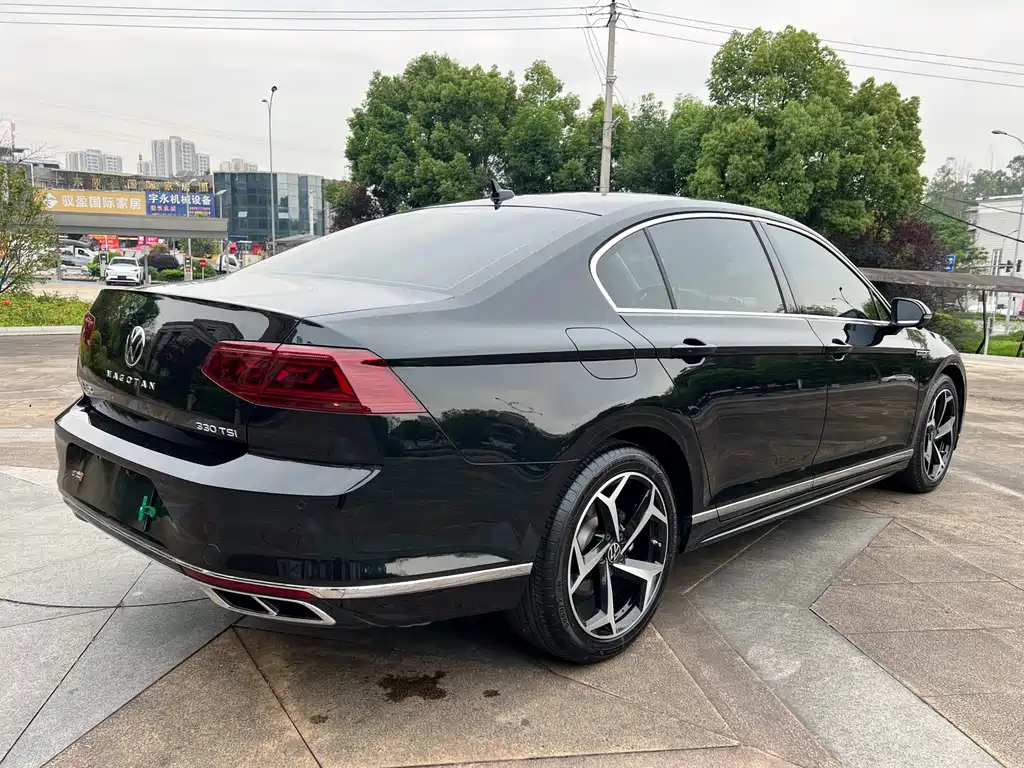 Magotan 200 10 K Commemorative 330 TSI DSG Luxury