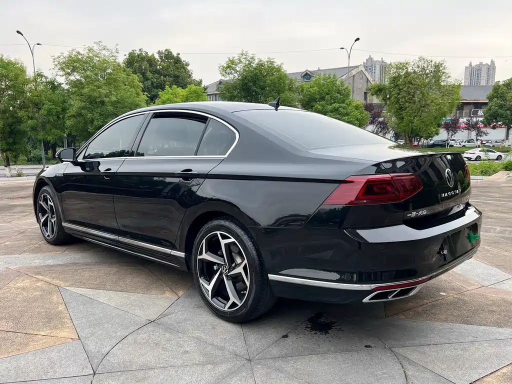 Magotan 200 10 K Commemorative 330 TSI DSG Luxury