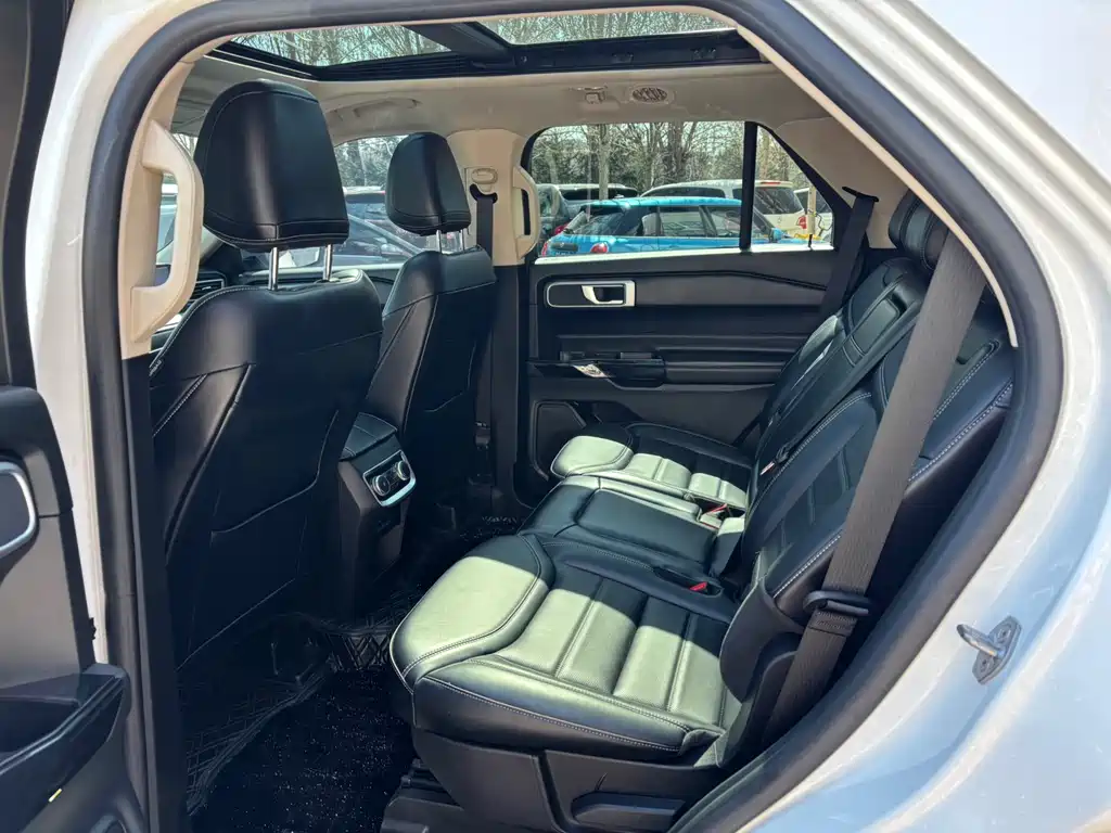 Explorer EcoBoost 285 4 WD Style plus 7-seat