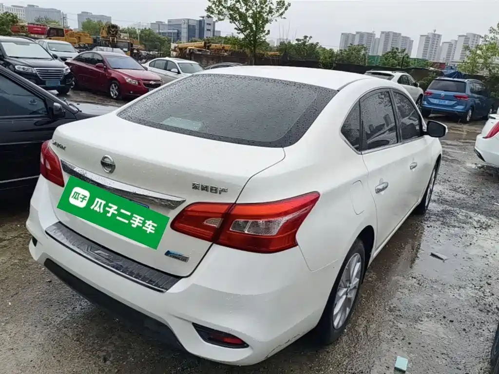 Sylphy 1.6 XV CVT Connected Premium CN-VI