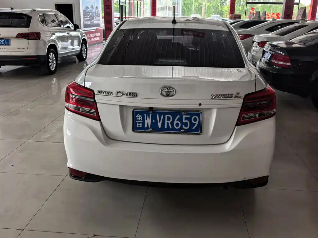YARiS L Zhixiang 1.5 E CVT Charm Motion CN-VI