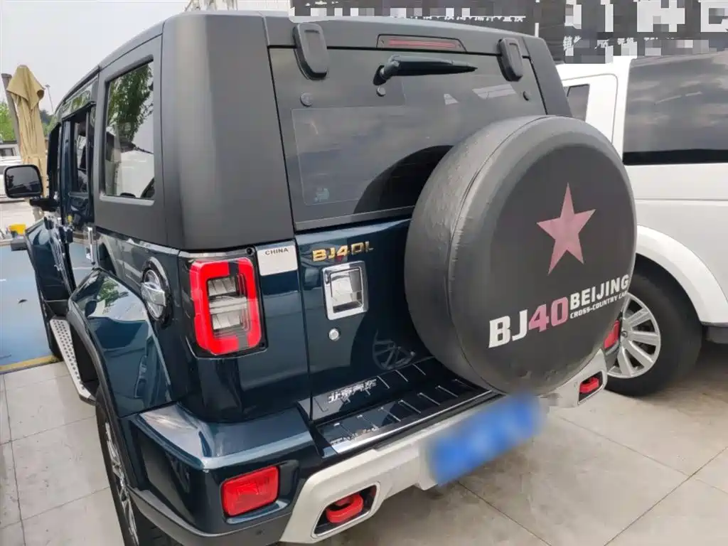 BAIC BJ40 北京越野BJ40 2019款 改款 2.0 T 自动四驱城市猎人版尊享型 国V