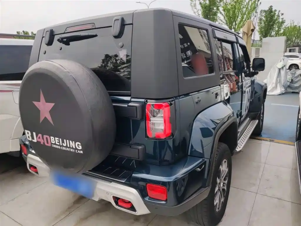 BAIC BJ40 北京越野BJ40 2019款 改款 2.0 T 自动四驱城市猎人版尊享型 国V