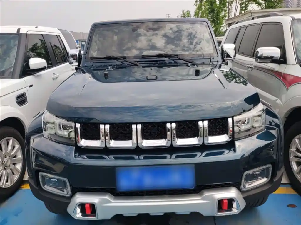 BAIC BJ40 北京越野BJ40 2019款 改款 2.0 T 自动四驱城市猎人版尊享型 国V