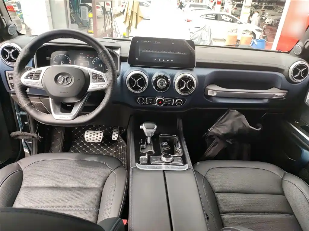 BAIC BJ40 北京越野BJ40 2019款 改款 2.0 T 自动四驱城市猎人版尊享型 国V