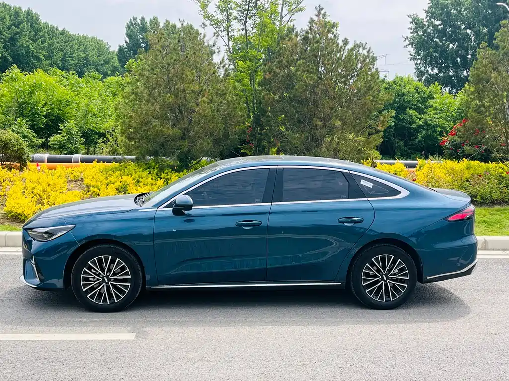 Emgrand 5 th Gen 1.5 T DCT Distinguished