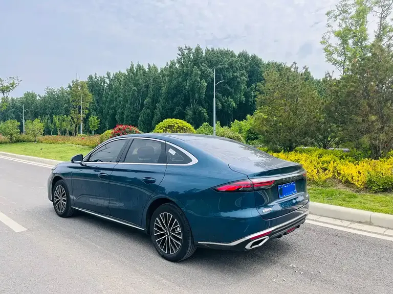 Geely Emgrand 5 th Gen 1.5 T DCT Distinguished