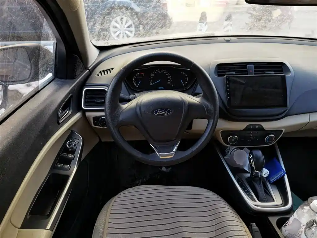 Escort 1.5 L Auto Comfort