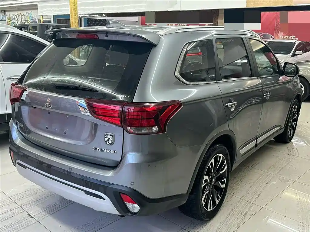 Outlander 欧蓝德 2019款 2.4 L 四驱致享版 5座 国V