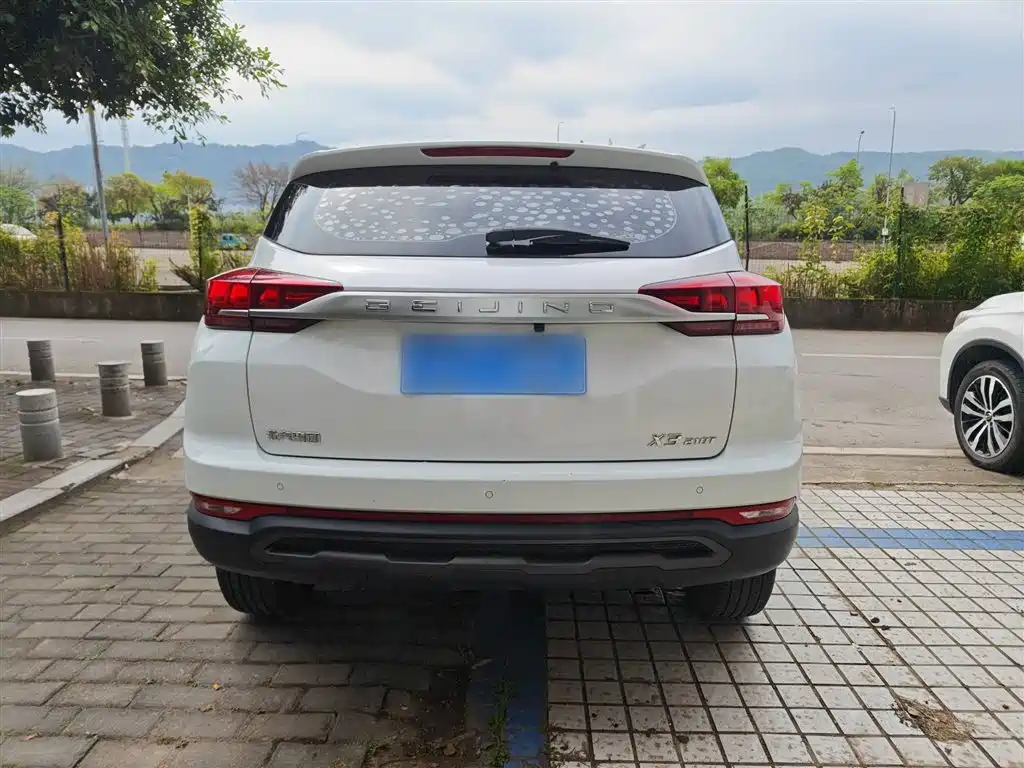 BAIC X3 1.5 T CVT Glory