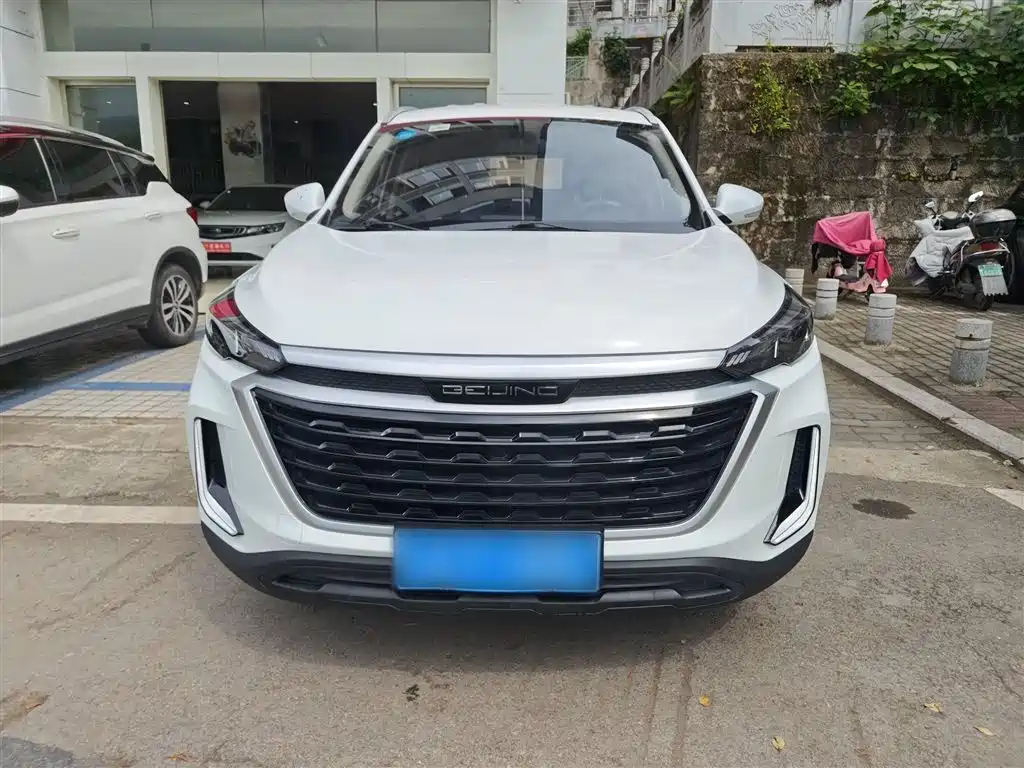 BAIC X3 1.5 T CVT Glory