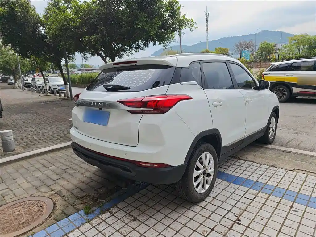 BAIC X3 1.5 T CVT Glory