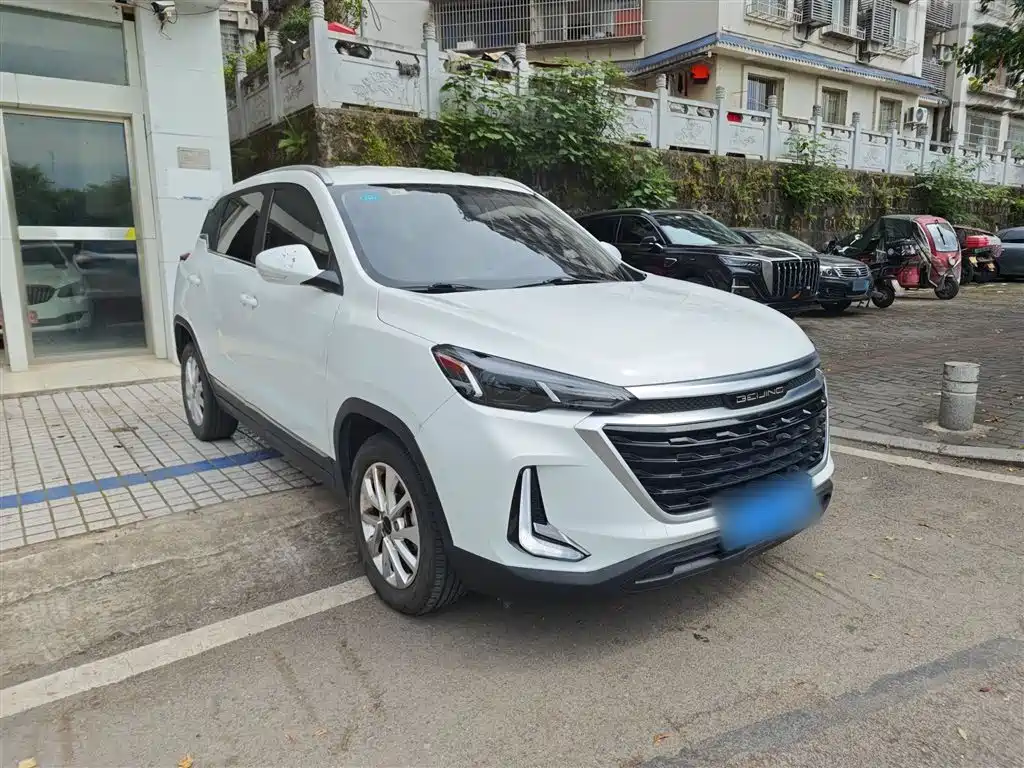 BAIC X3 1.5 T CVT Glory