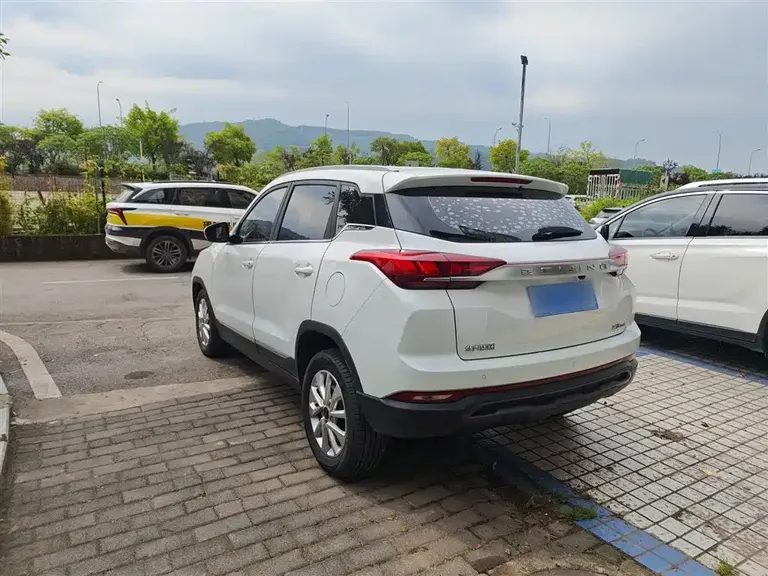 BAIC X3 1.5 T CVT Glory