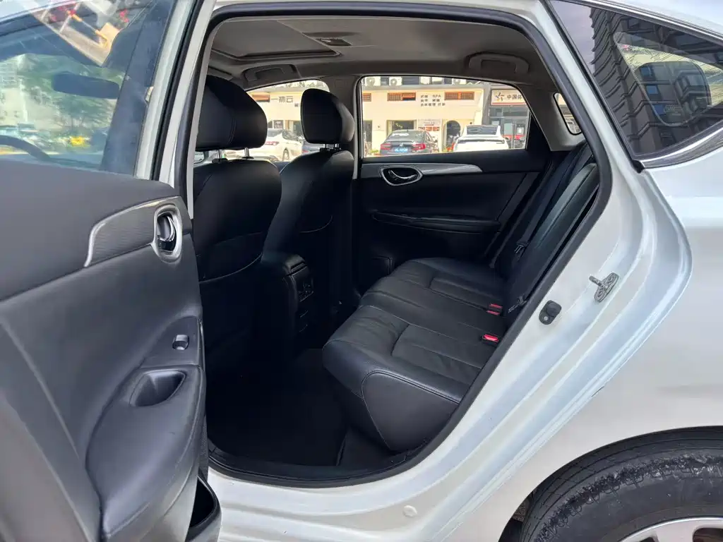 Sylphy 1.6 XV CVT Premium