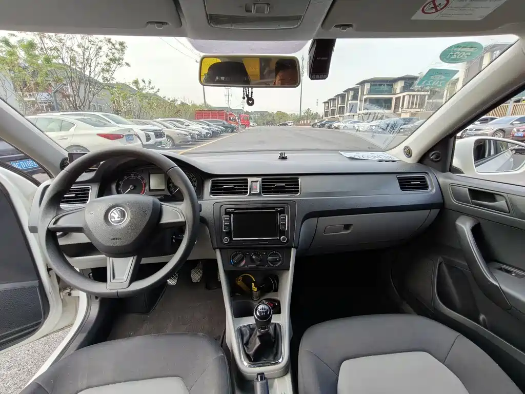 Rapid 1.6 L Manual Joy Select