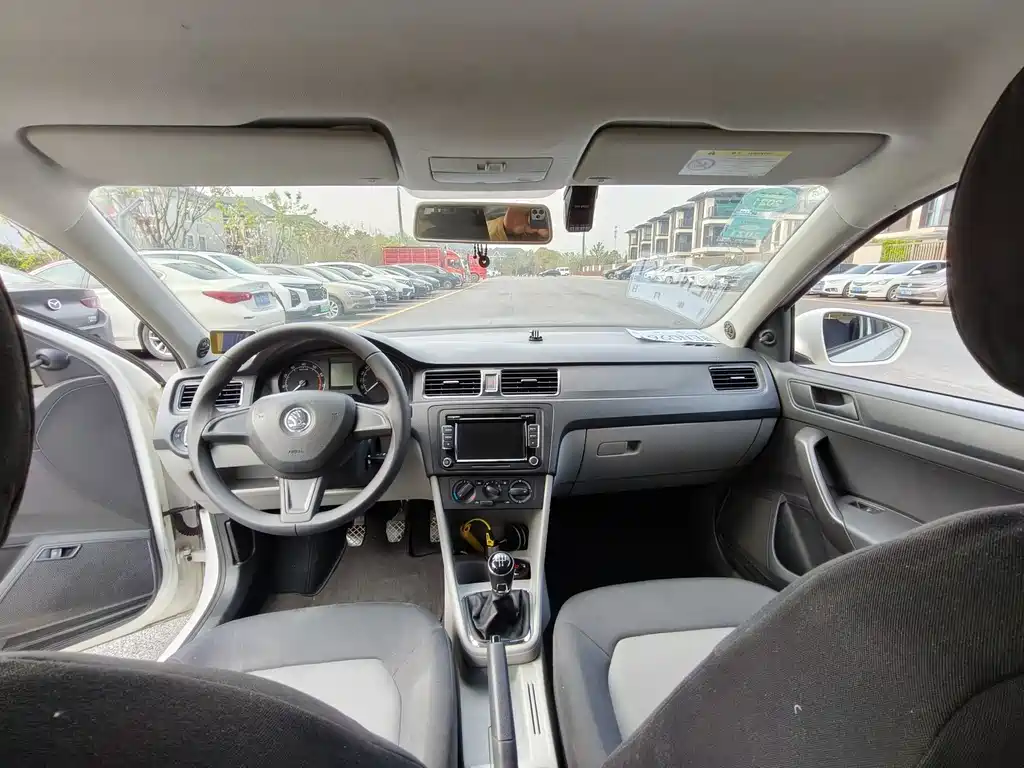Rapid 1.6 L Manual Joy Select