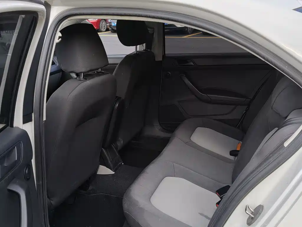 Rapid 1.6 L Manual Joy Select
