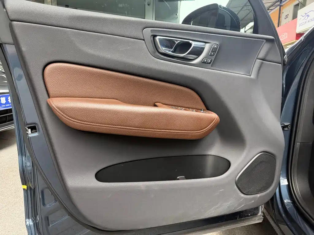 Volvo XC60 T5 4 WD Smart Ease Luxury
