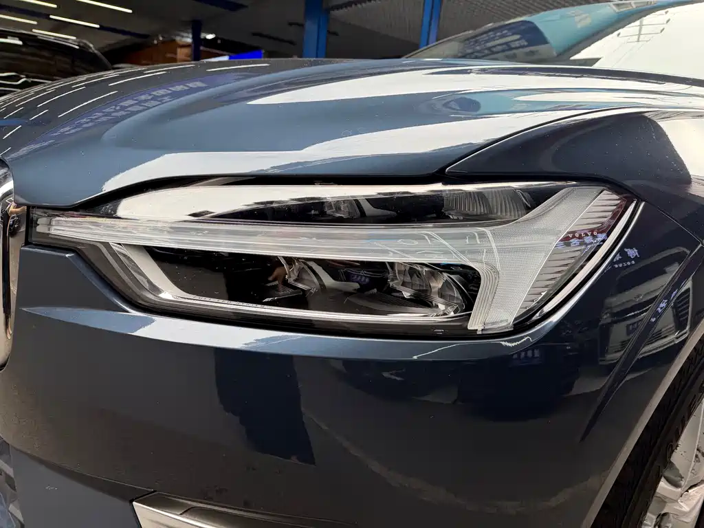 Volvo XC60 T5 4 WD Smart Ease Luxury